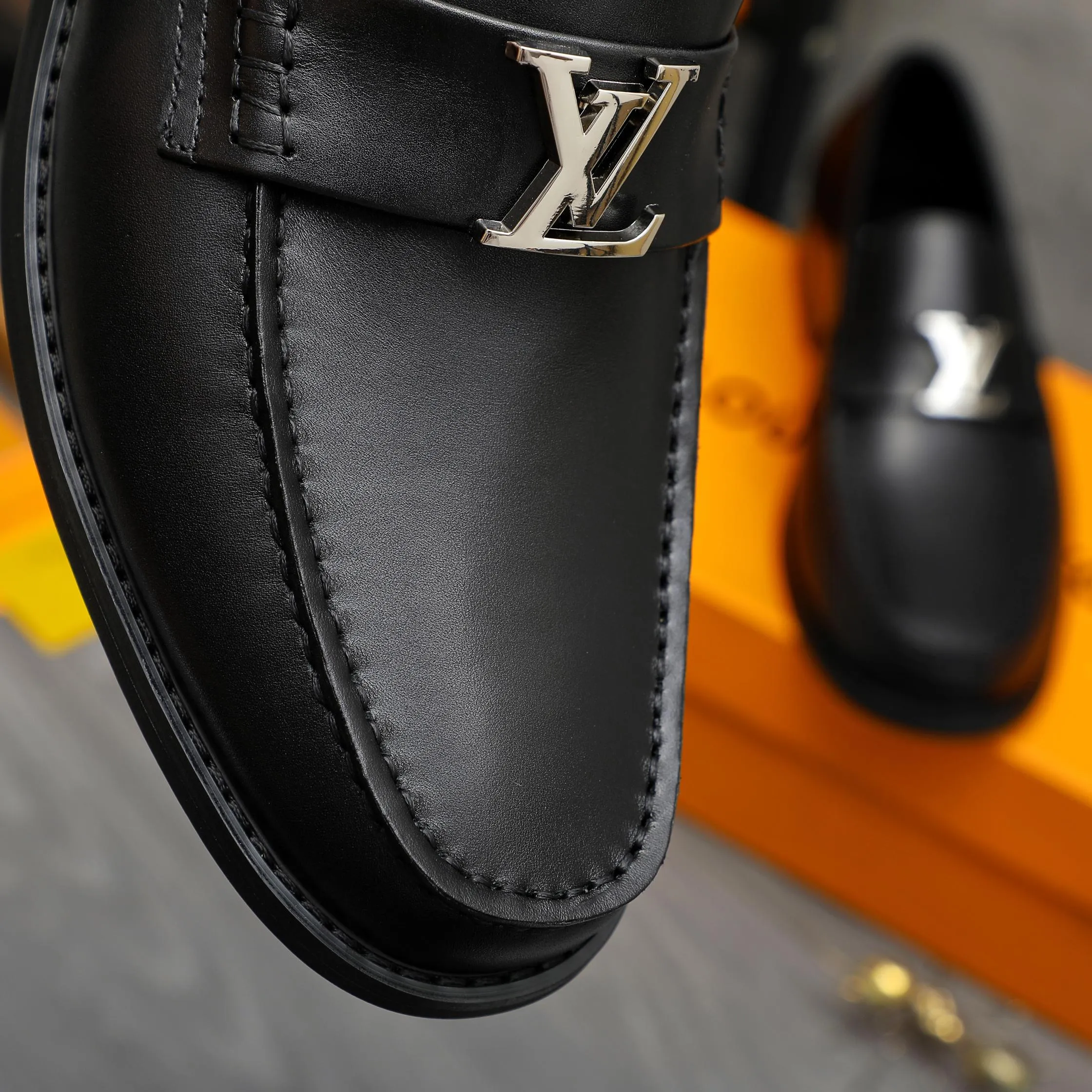 Men's shoes 💰p460 Product trademark: LV (Louis Vuitton) business slip-on leather shoes Regular size: 38-45 (45 is custom-made and non-returnable) Product materials: Selected high-quality cowhide upper, cowhide lining, original rubber outsole